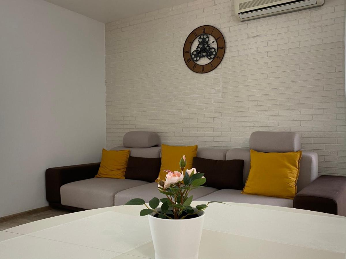 Sunny Deluxe Apartment Cosmopolis Stefanestii de Jos Extérieur photo