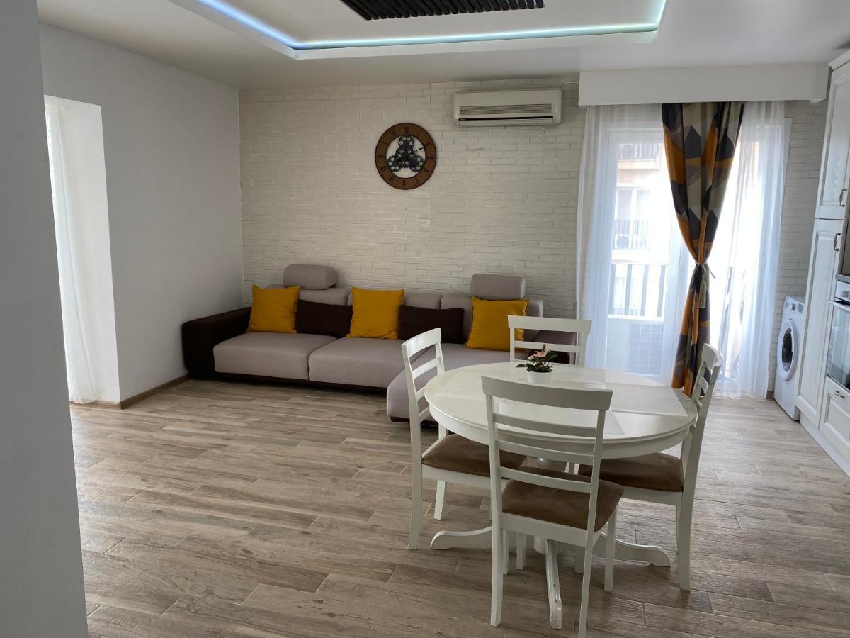 Sunny Deluxe Apartment Cosmopolis Stefanestii de Jos Extérieur photo
